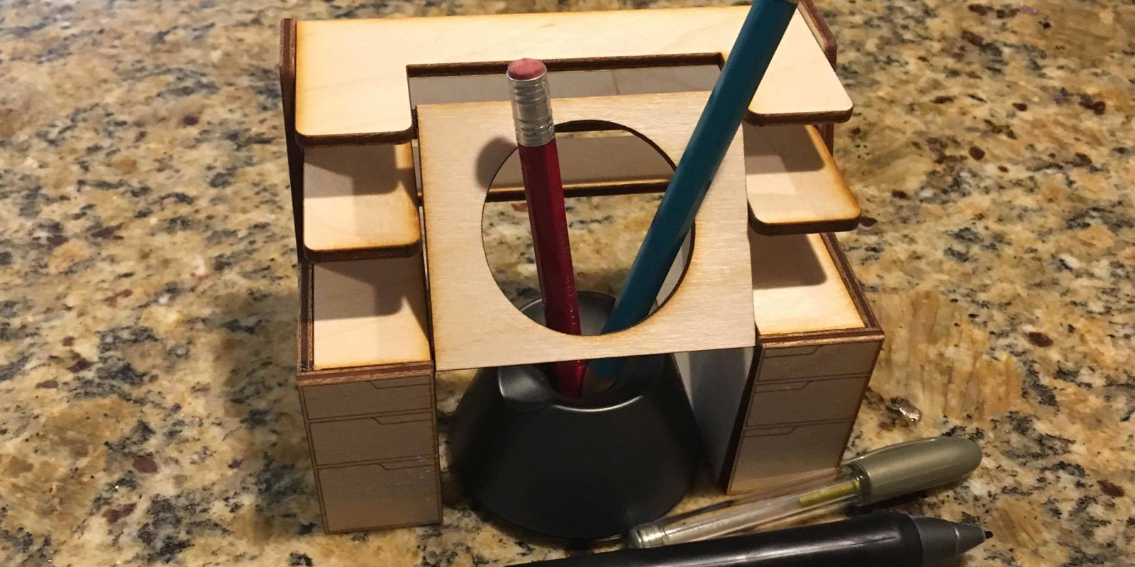 New Miniature Animation Desk/Stylus Holder Traditional Animation